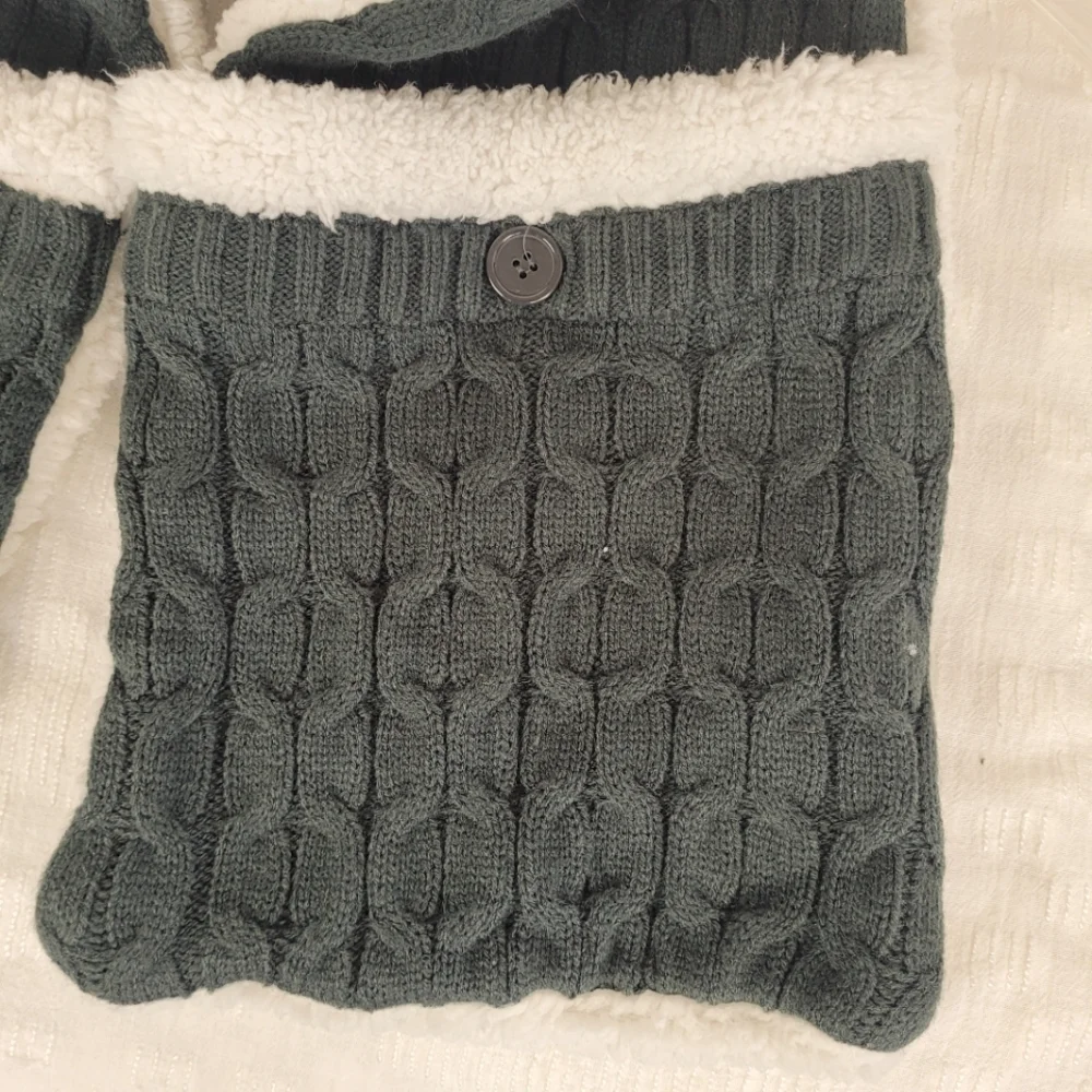 Gray Cable Knit Scarf Pocket Combo Lined Sherpa Style Faux Fur Cozy Fisherman